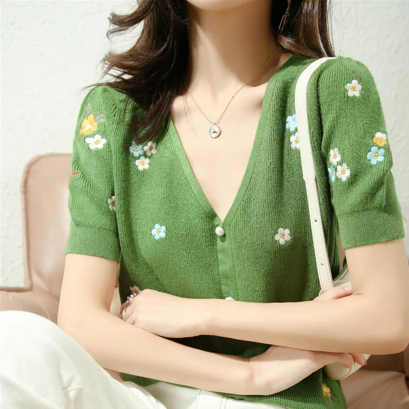 Spring and Summer New Fine Imitation Wool Sweater Women\'s Embroidered Small Flower V-Neck Knitted Sweater Thin Top Green Jacket