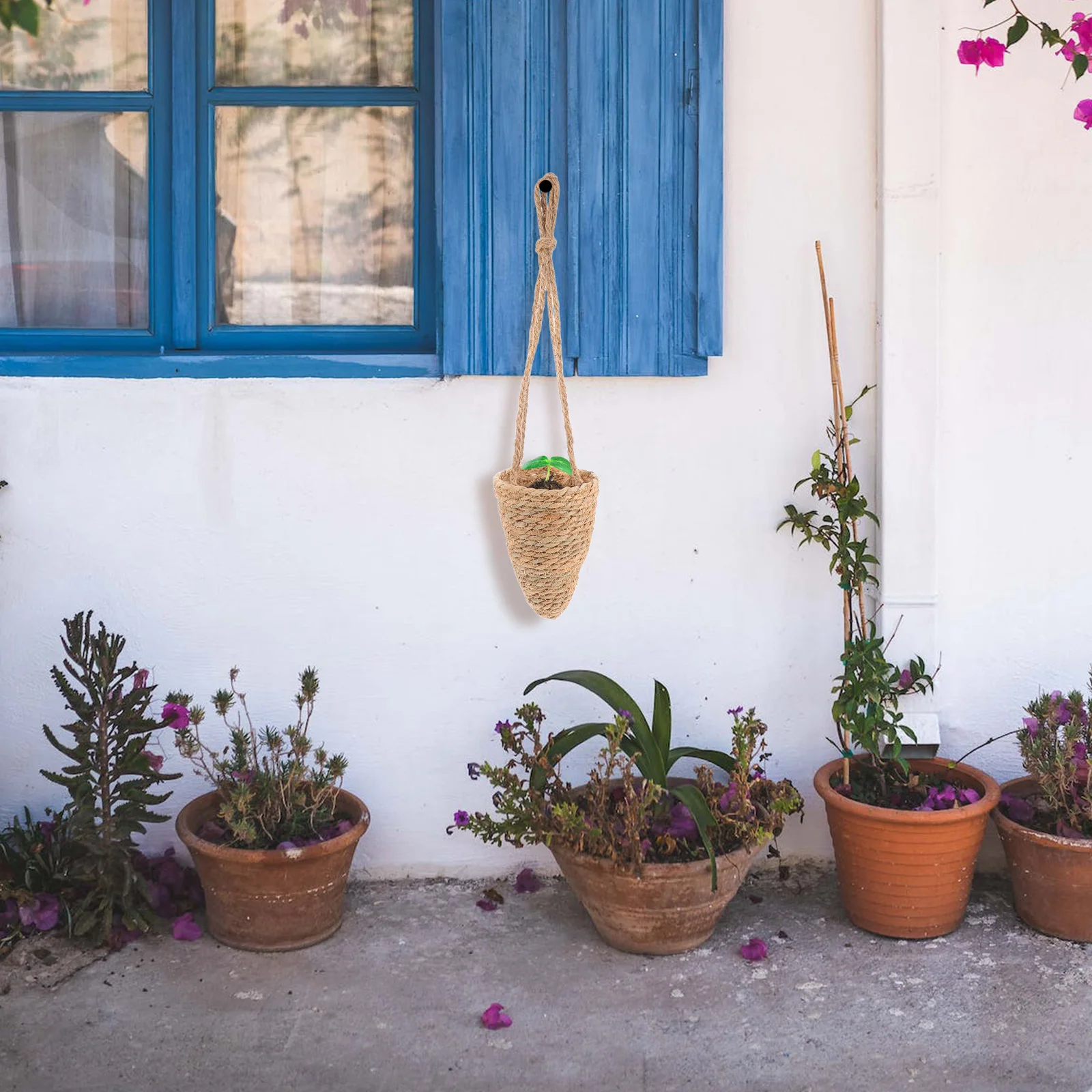 

1pc Stylish Flower Basket Hand-Woven Seagrass Plant Pot Hanger Durable Wicker Frame For Outdoor Balcony Wall Planter Decorative