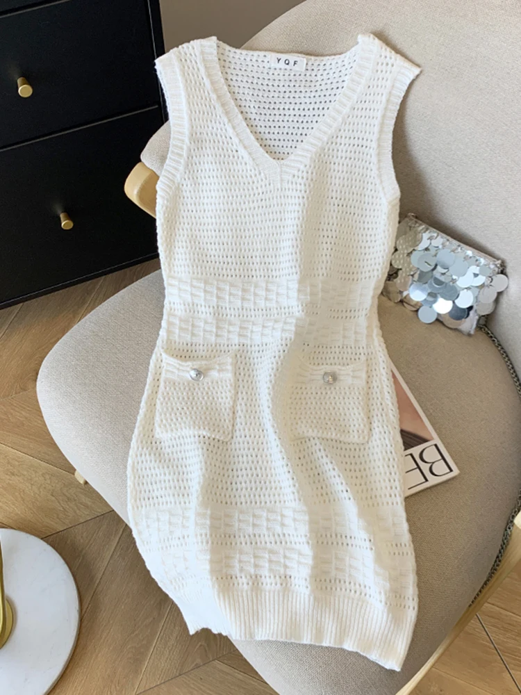 Sommer Einfache Mode Aushöhlen Gestrickte Kleid für Frauen Sexy Chic V-ausschnitt Ärmellose Dünne Kleider Spicy Girl Mini Kleider
