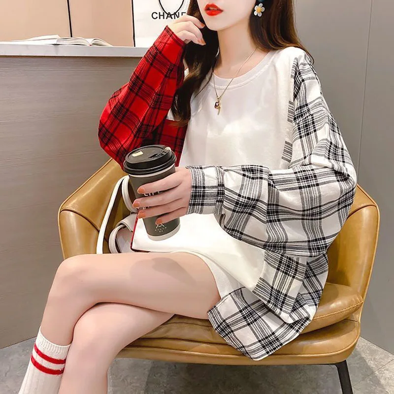 New Autumn Fashion Trend Patchwork Shirt with Round Neck, Loose and Versatile, Stylish and Slim Women\'s Long Sleeved Sweater