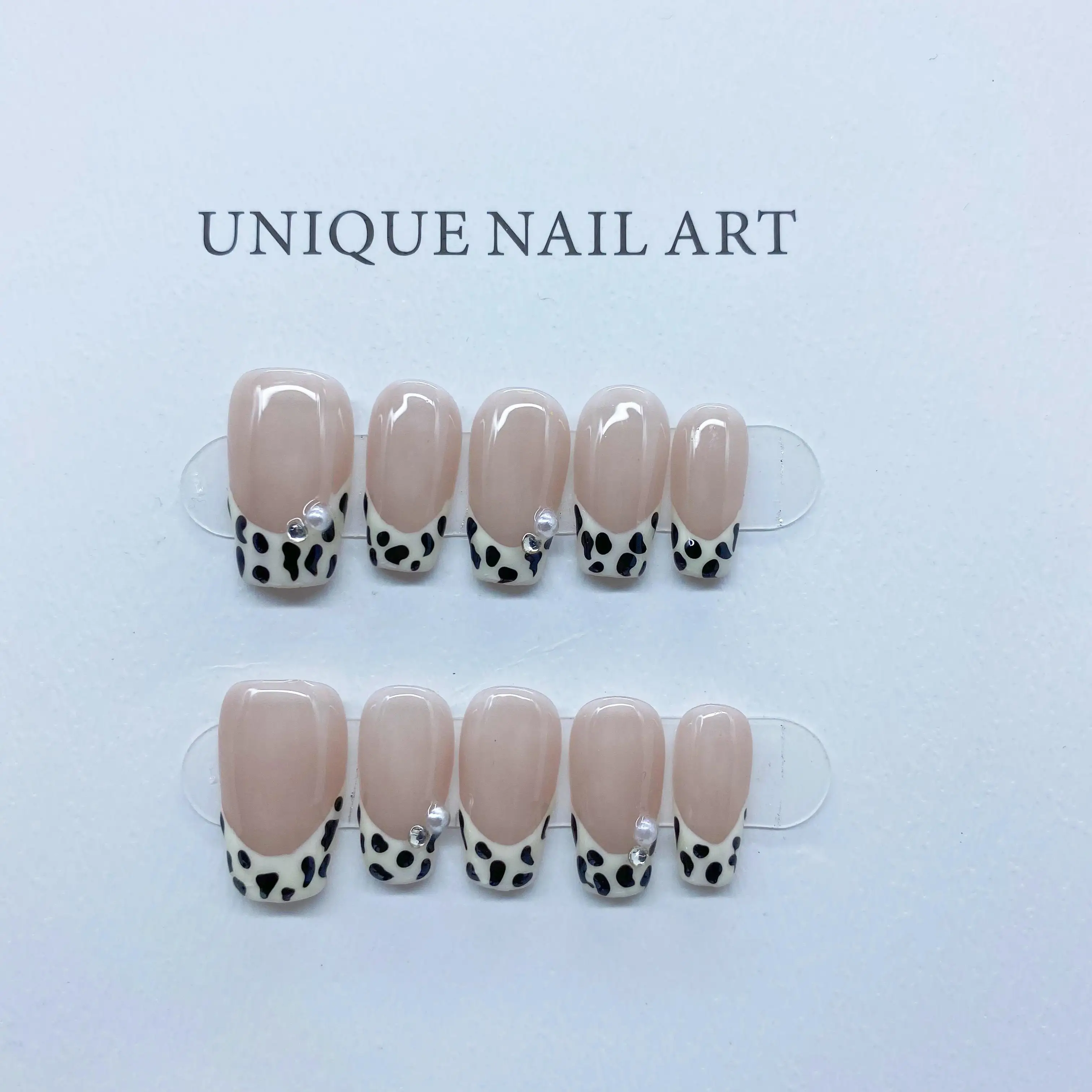 French Pink Leopard Print Gel Detachable Reusable High-Quality Elegant White Handmade Press On Nails