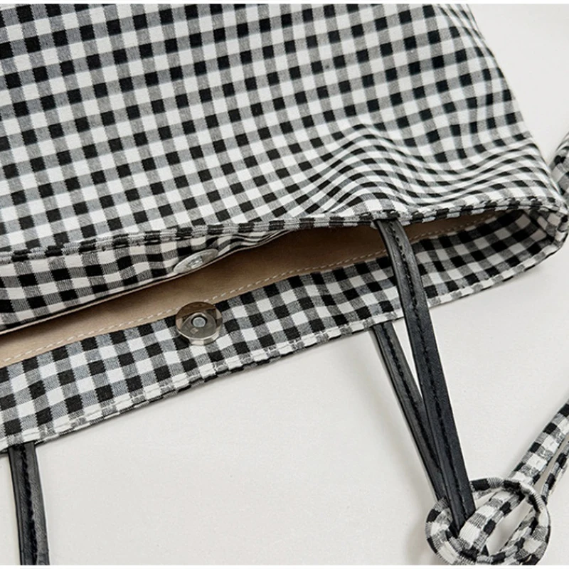 Karierte Canvas-Umhängetasche für Damen, leichte, lässige Pendler-Handtasche, Vintage-Tragetasche mit kariertem Muster und Farbblock-Design – Detail 3