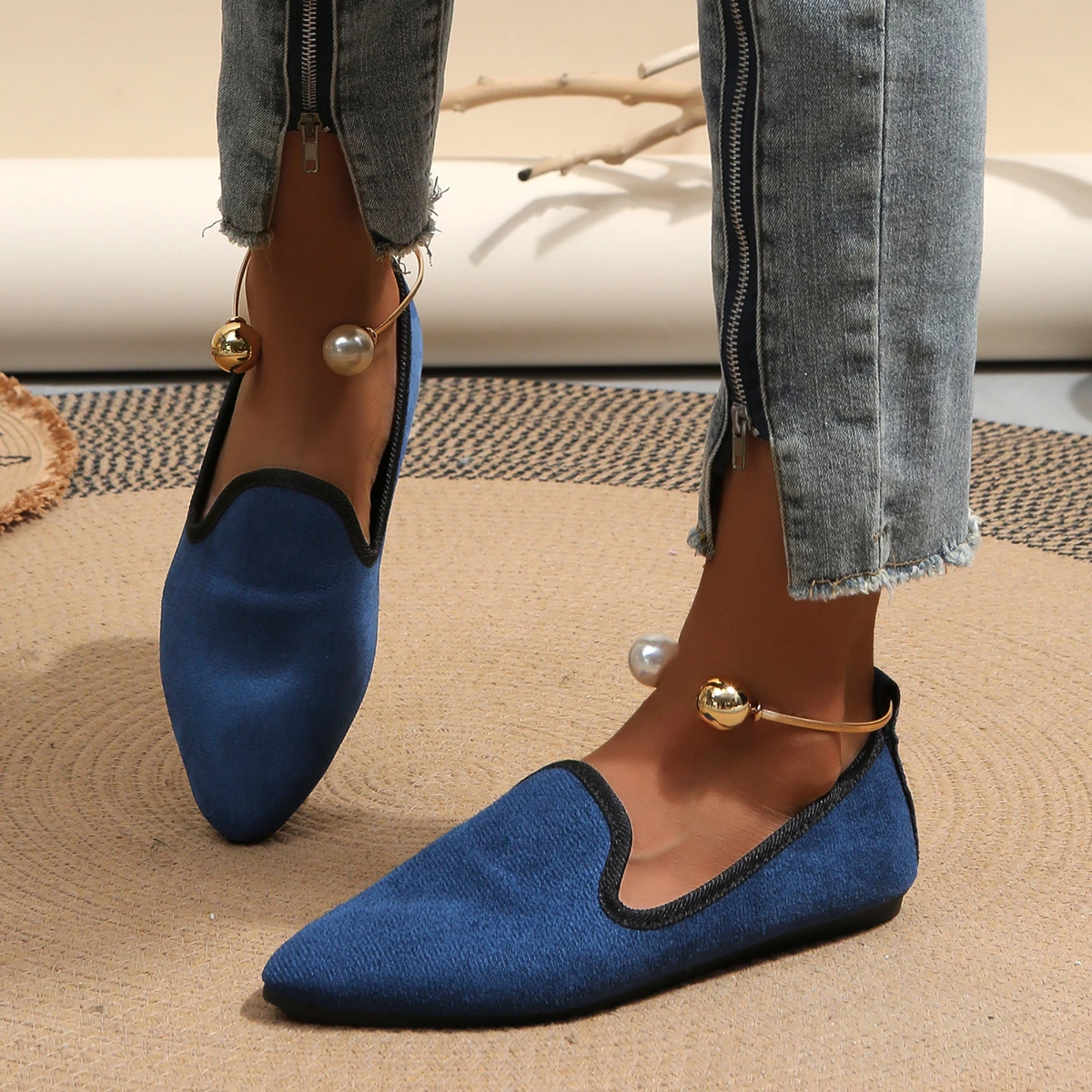 Large size soft-soled pointy fashion casual shoes women 2023 autumn and winter new-style slip-on comfortable single shoes