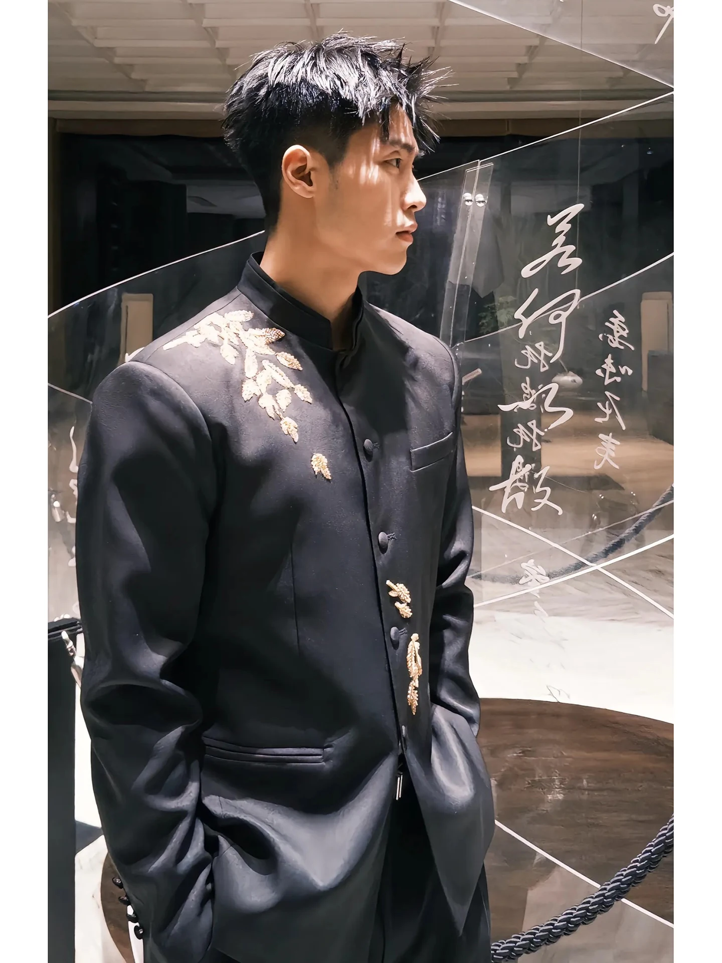 

Новый китайский мужской костюм с вышивкой магнолии, повседневный свадебный наряд, тяжелая вышивка жемчугом, Zhongan Leisure Dre...