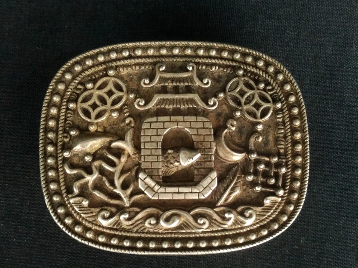 1919 Antique art Size Collection Chinese Tibet Silver Carving Fish Coin Statue Belt Button Decoration