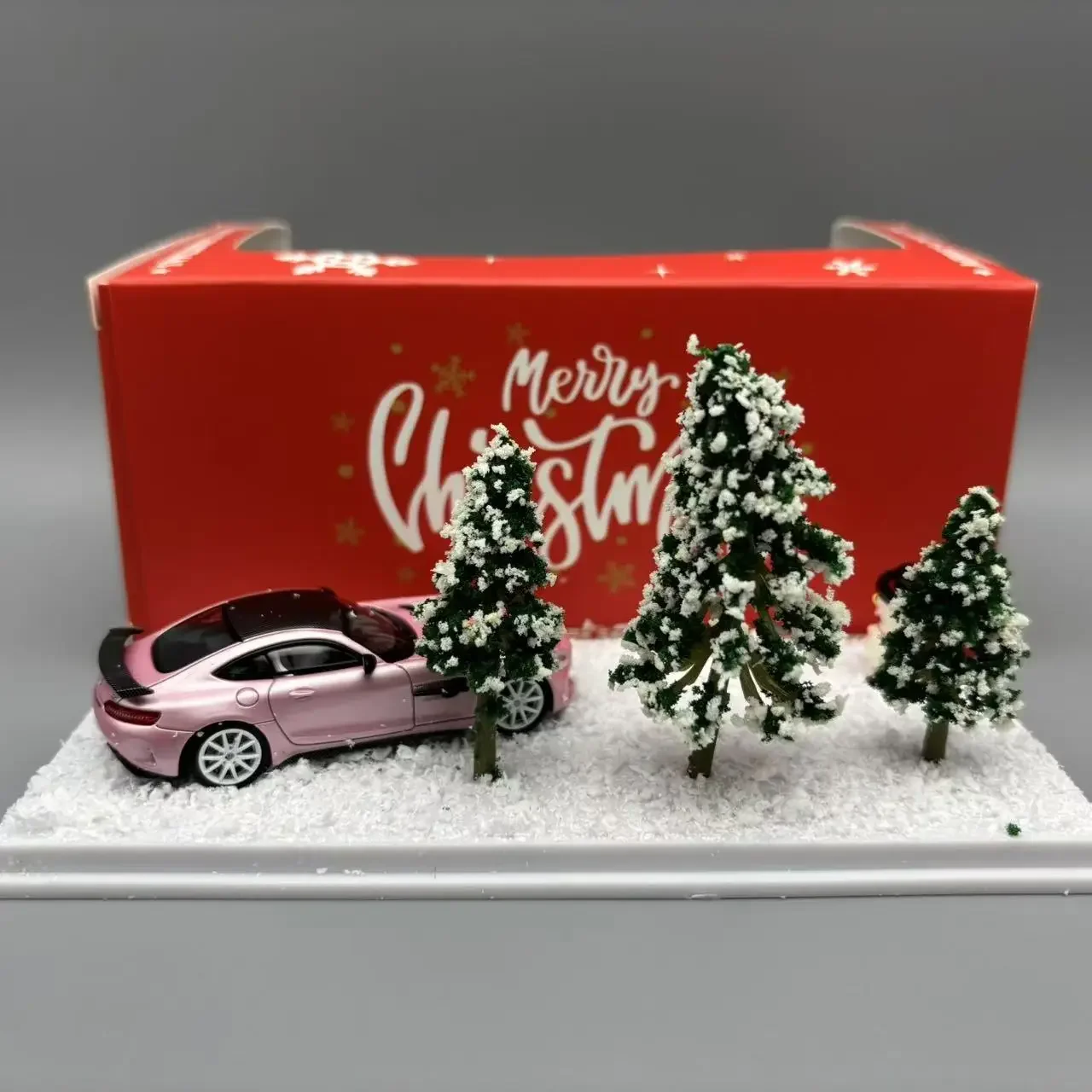 FW 1:64 Mercedes AMG GTR Christmas Edition Simulation Alloy Car Model