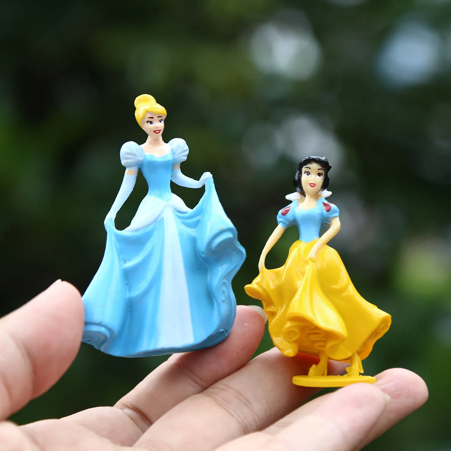 4-7cm 10 sztuk/partia Figurki Księżniczek Disneya Zabawki Syrenka Tiana Bella Jasmine Figurki Akcji Oryginalne Prezenty Zabawki