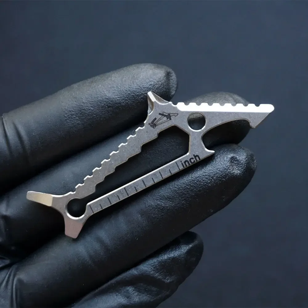 Titanium Alloy Buckle Keychain Multifunctional EDC Tool Kit With Screwdriver Bottle Opener for Camping Hiking Outdoor Tools