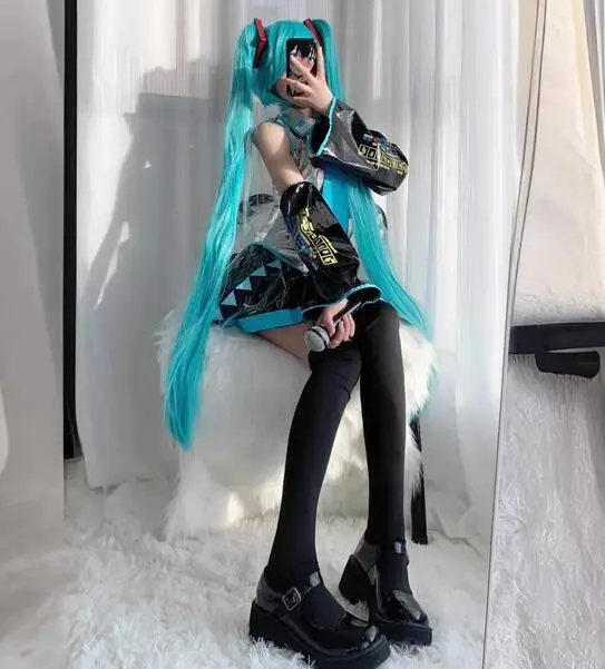 Hatsune Miku role-playing wig long