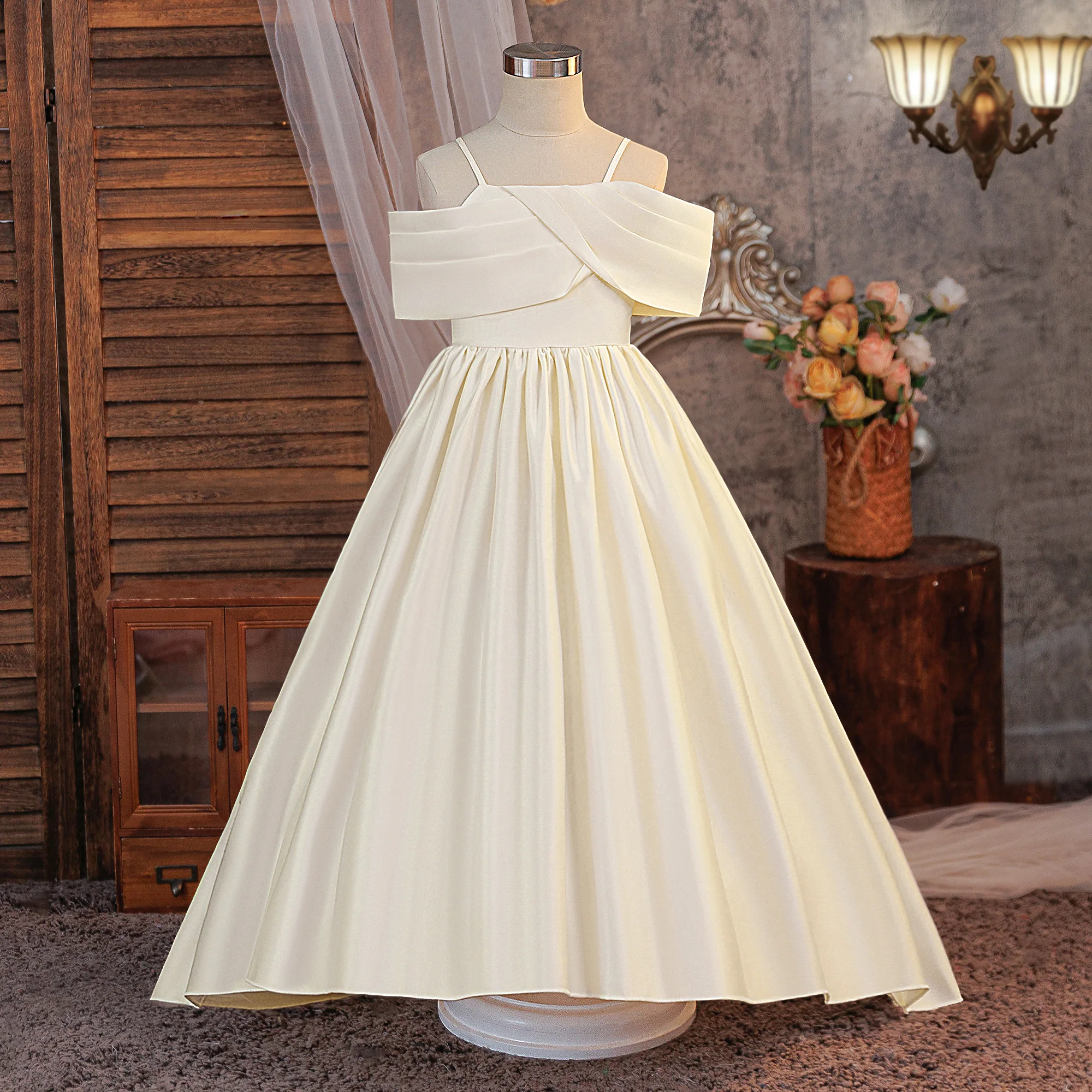 Langes Kinderkleid mit Schleppe zum Geburtstag des Dichters, Sling-Schlepprock, Party-Abendkleid für Geigenauftritte – Detail 6