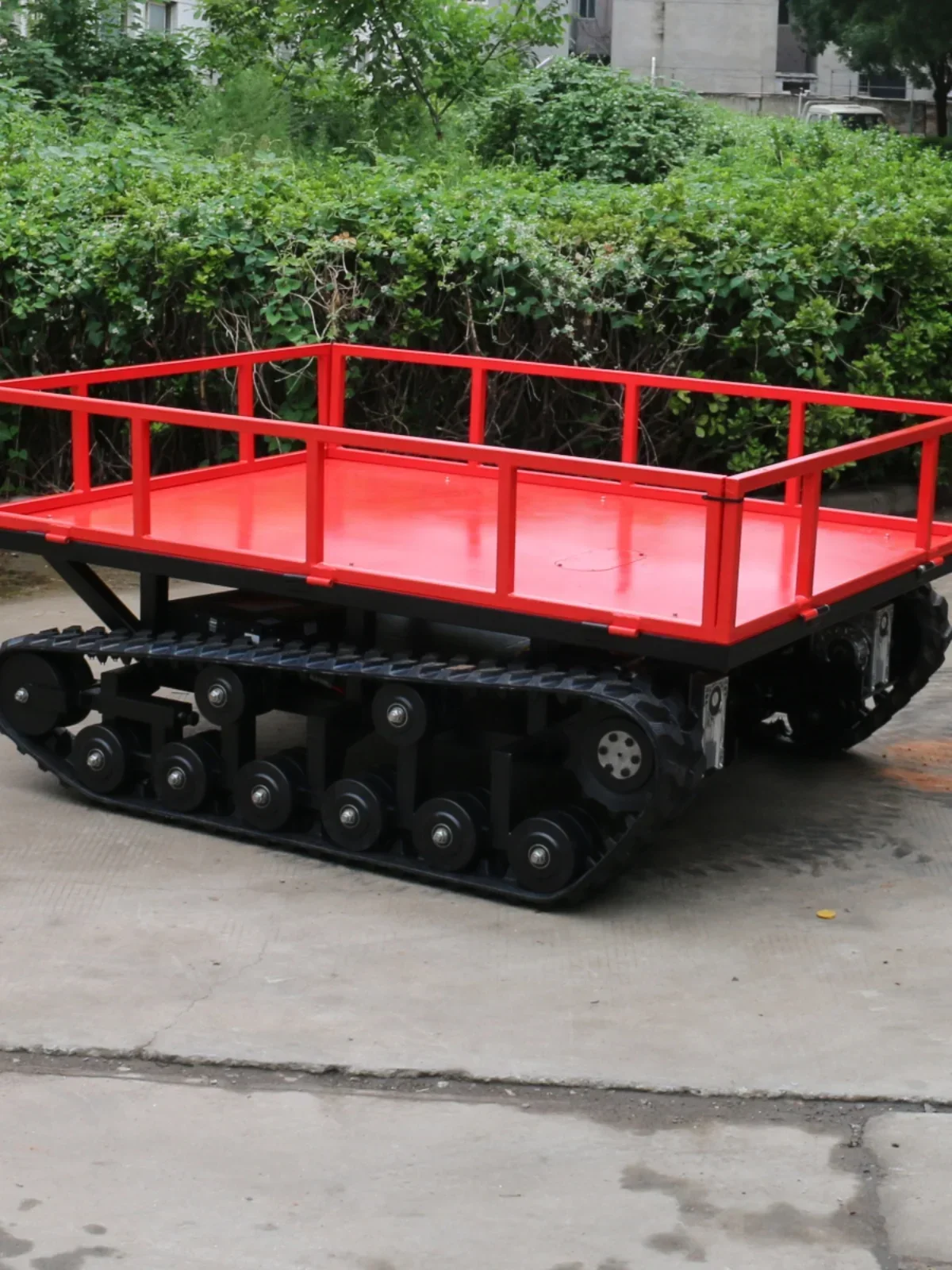 Large all terrain electric hydraulic ivy transport vehicle, tracked vehicle, tracked chassis walking assembly