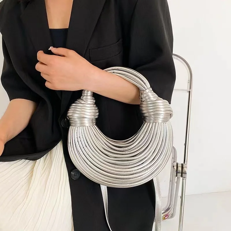 Kadınlar için çanta 2024 yeni altın lüks tasarımcı marka Handwoven erişte çanta halat düğümlü çekti Hobo gümüş akşam debriyaj Chic