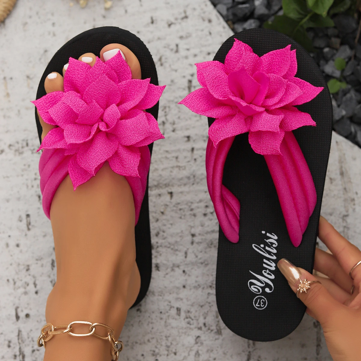 Women Slippers Non Slip Platform Shoes Lightweight Flat Sandals Fashion Flower Flip Flops Summer Beach Slippers Slides Women