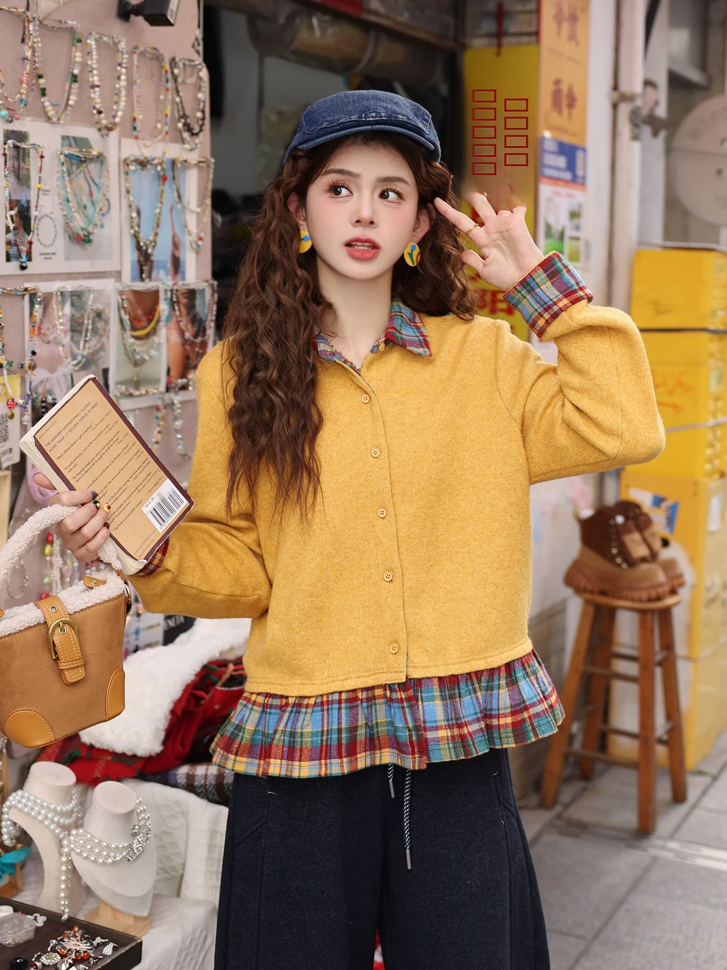 

Chen Jiajie Retro Hong Kong Sle irt Women's Design Sense Splice Long Sve Versatile Top Fake Two-Piece Polyester Fiber