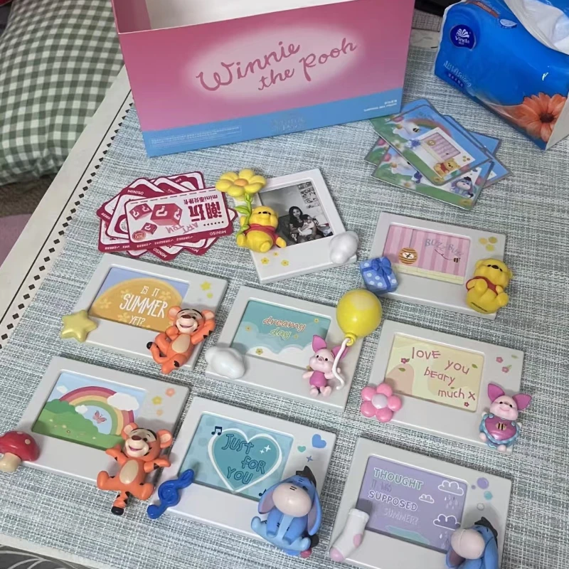 ใหม่อย่างเป็นทางการความถูกต้อง MINISO หมีพูห์ Polaroid Series กล่องตาบอดรูป Piglet ตู้เย็นแม่เหล็ก Eeyore กรอบรูปของขวัญ