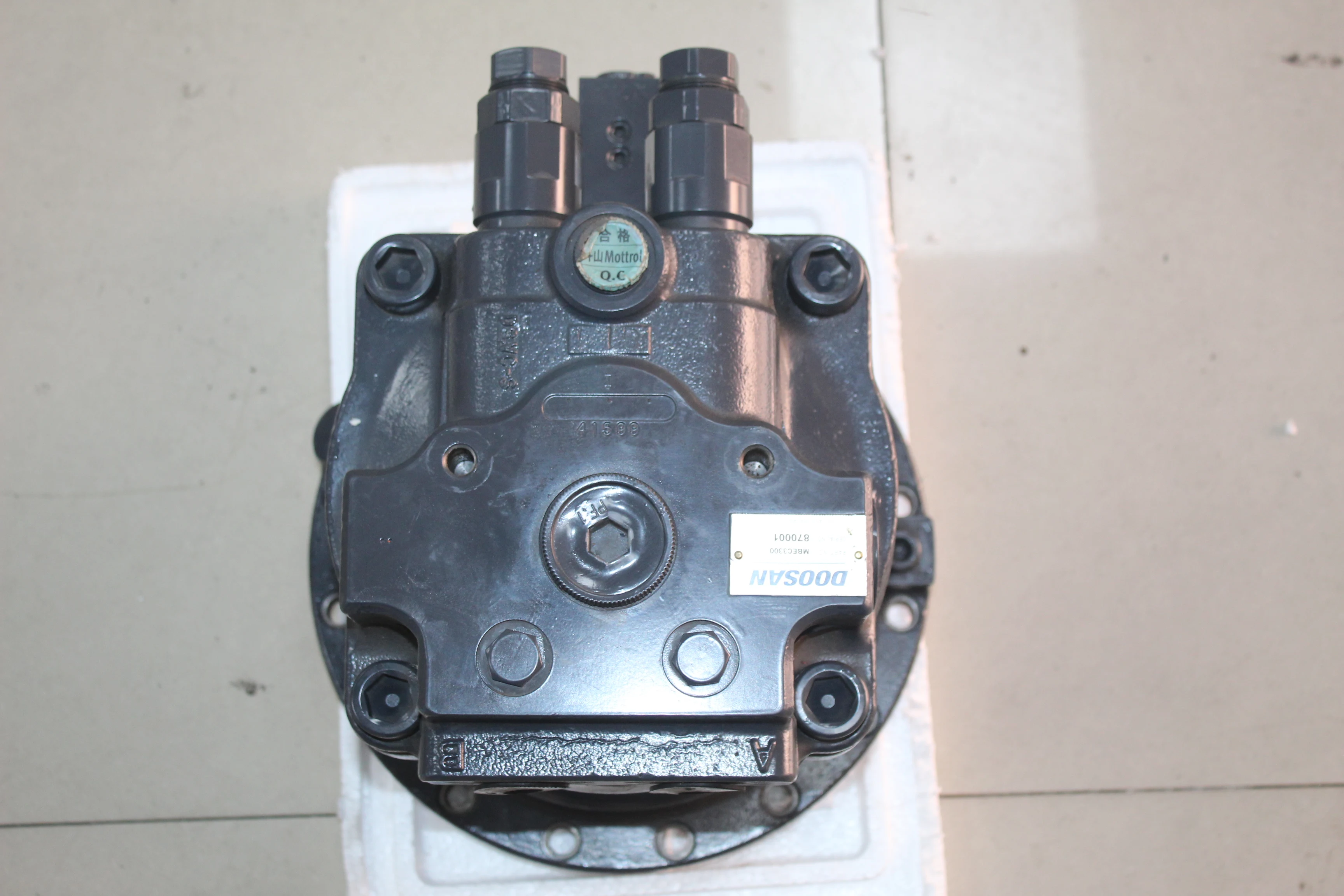 Belparts excavator DH225-9C swing motor BEC3300 slewing motor 170303-00067 for doosan 870001