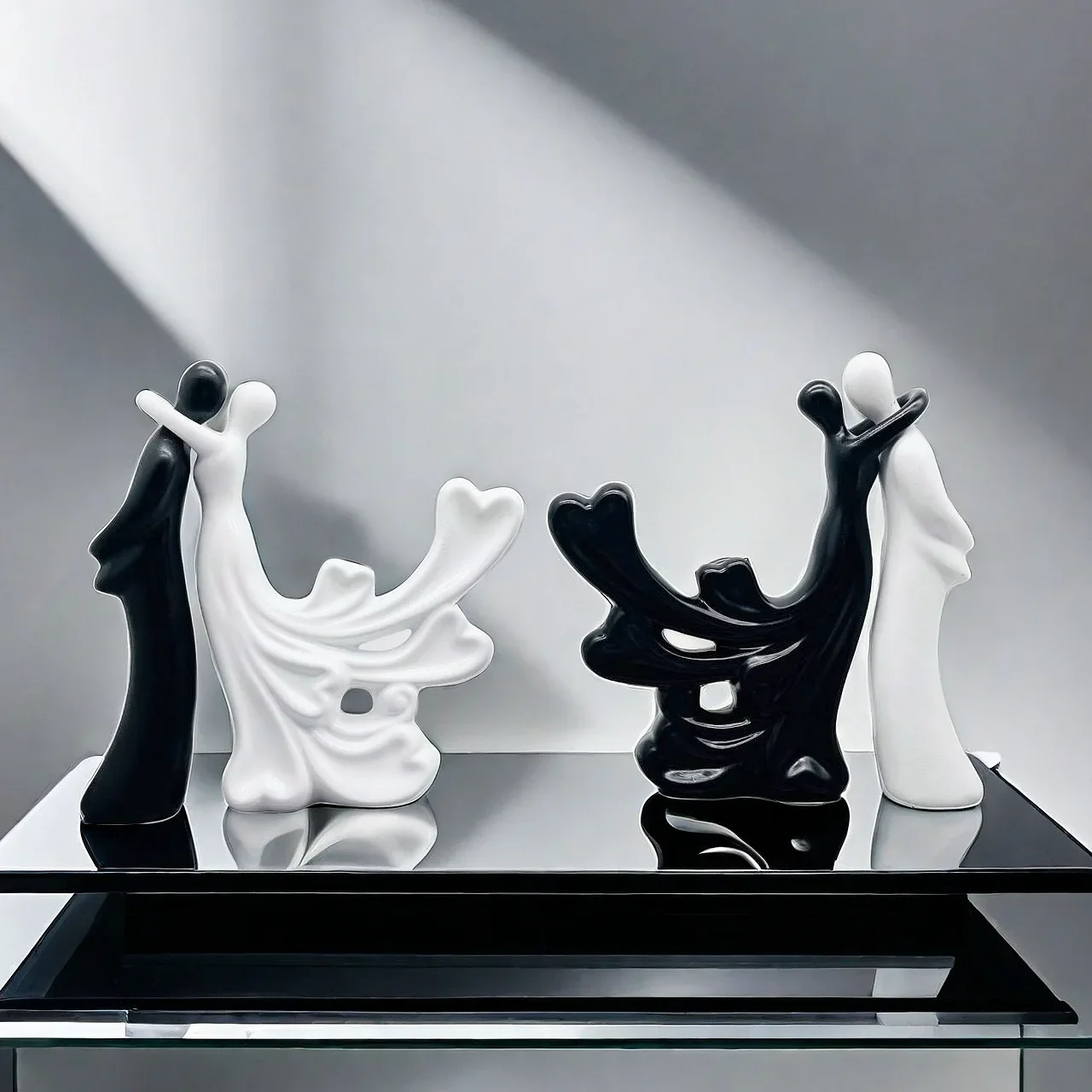 

Cuddle couple decoration home light luxury art figure resin decoration Valentine's Day gift gift