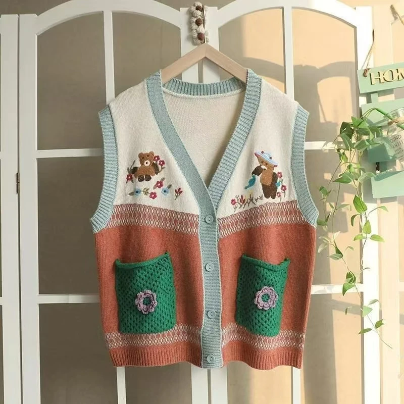 Flower Bear Embroidery Retro Contrast Knitted Vest Sweater Women Sleeveless V Neck Preppy Style Cardigan Winter Sweater Shrug