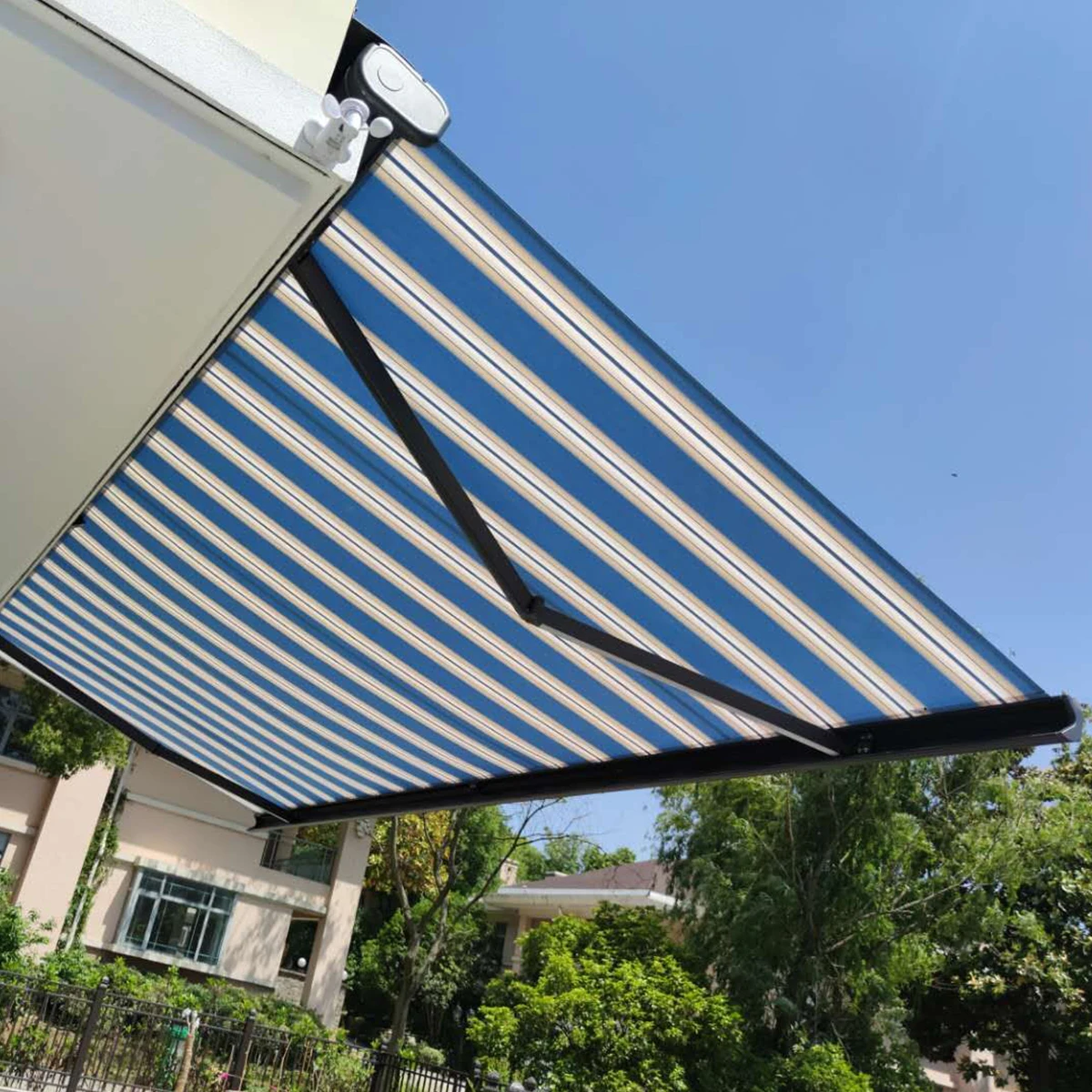 Factory Hot Sale Full Cassette Motorized Awning with 4m 5m 6m 7m Wide with Remote Control