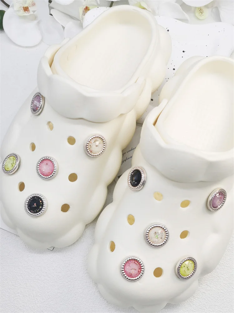 1PC Candy Color Shoe Charms ABS Circle Buckle Decoration DIY Cute Pins Clog Accessories Fit Women Bubble Slides Slippers Sandals