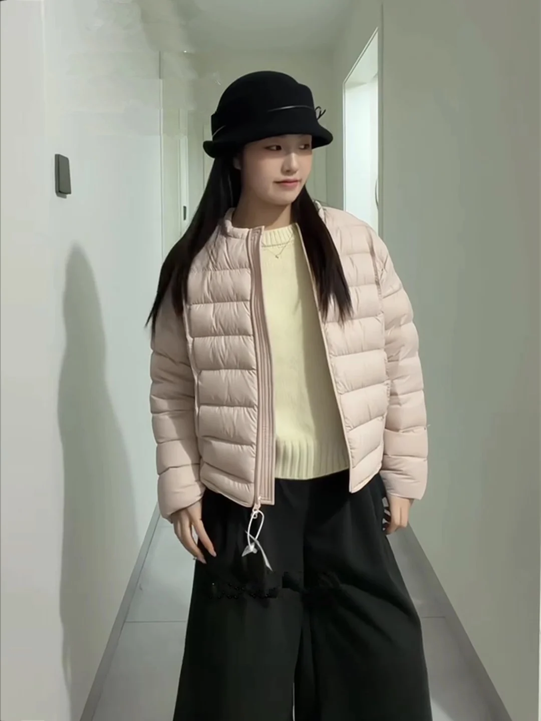 

Стильная корейская короткая хлопковая куртка для женщин с круглым вырезом, теплая верхняя одежда, модный универсальный минималистичный дизайн, весна 2026