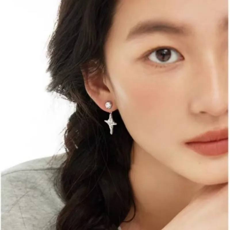 

New High-end Cold Wind Diamond-set Star Stud Earrings, Silver Simple Temperament Quadrangle Star Earrings