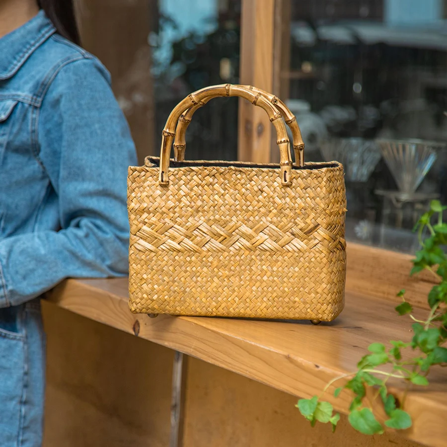 

New Wicker Rattan Totes Bamboo Handle Handbags Bohemian Travel Beach Shoulder Bag Handmade Straw Bags for Women Daily Commuting