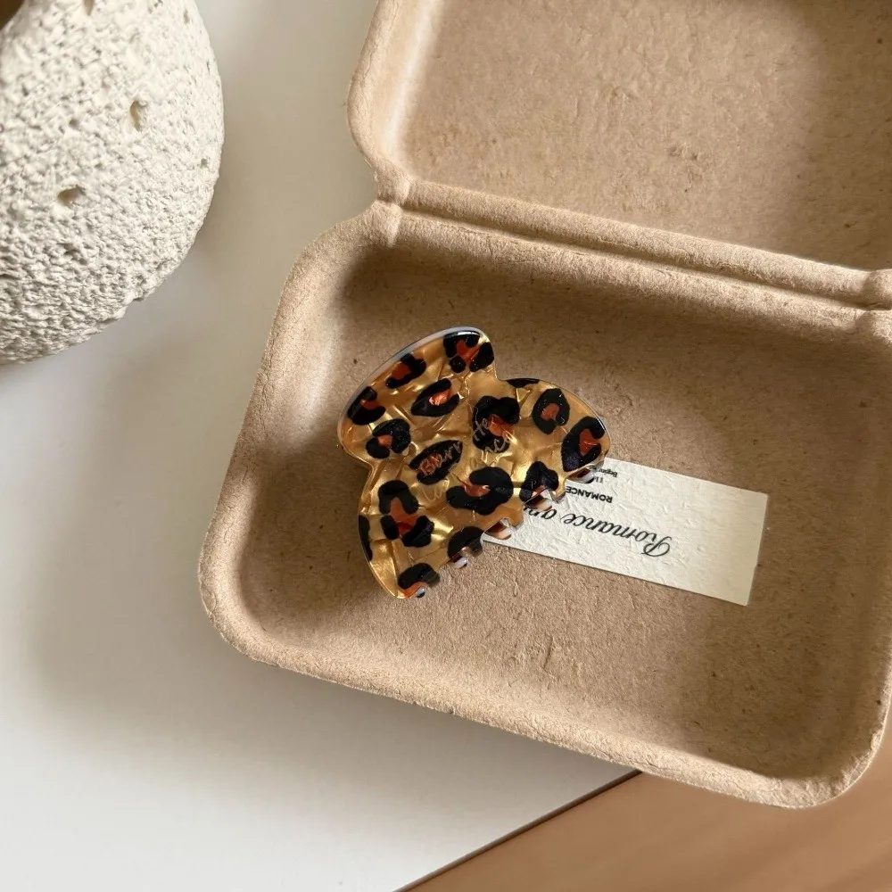 

Leopard Print Hair Claw Clip Coffee Color Speckled Design Shark Clip Acetic Acid Vintage Style Bun Hair Claw for Half Updo