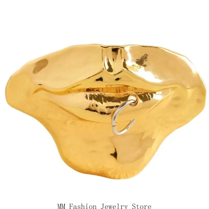 Novelty Lip Brooch Gold Tone Alloy Statement Corsage Pin for Jackets, Bags and Hats, Daily Styling Accent, 1 Piece D0UB