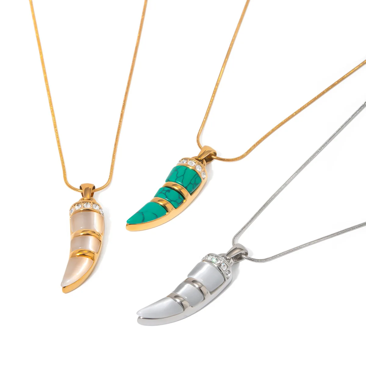 

Stainless Steel PVD 18K Gold Plated Tarnish Waterproof Horn Pendant Neckalce For Woman Jewelry Wholesale INS