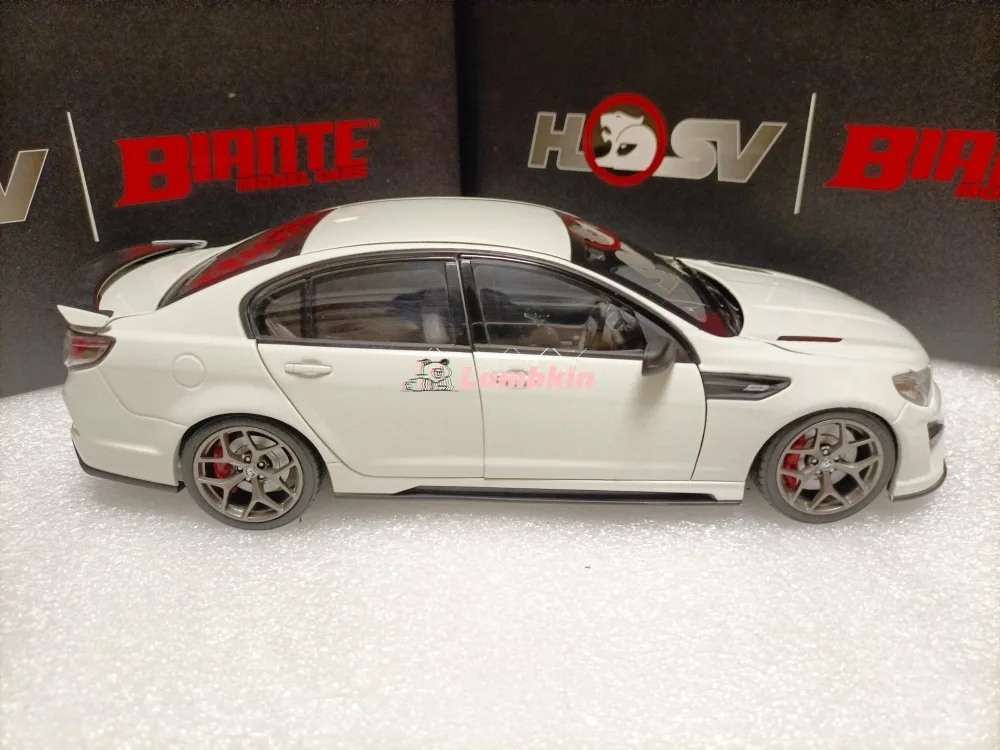 Biante 1:18 For Holden Alloy Open Door Limousine Model Holden HSV GTSR HERON White Collectible Miniatures