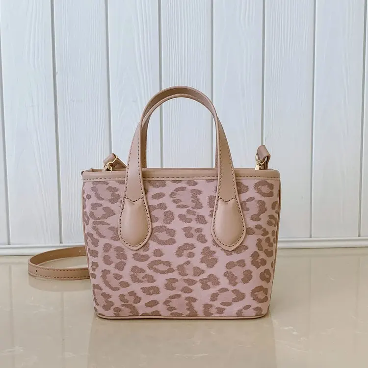 

Spring New Arrival Women Bag Trendy Minimalist Niche Style High Quality Texture Shoulder Crossbody Bag