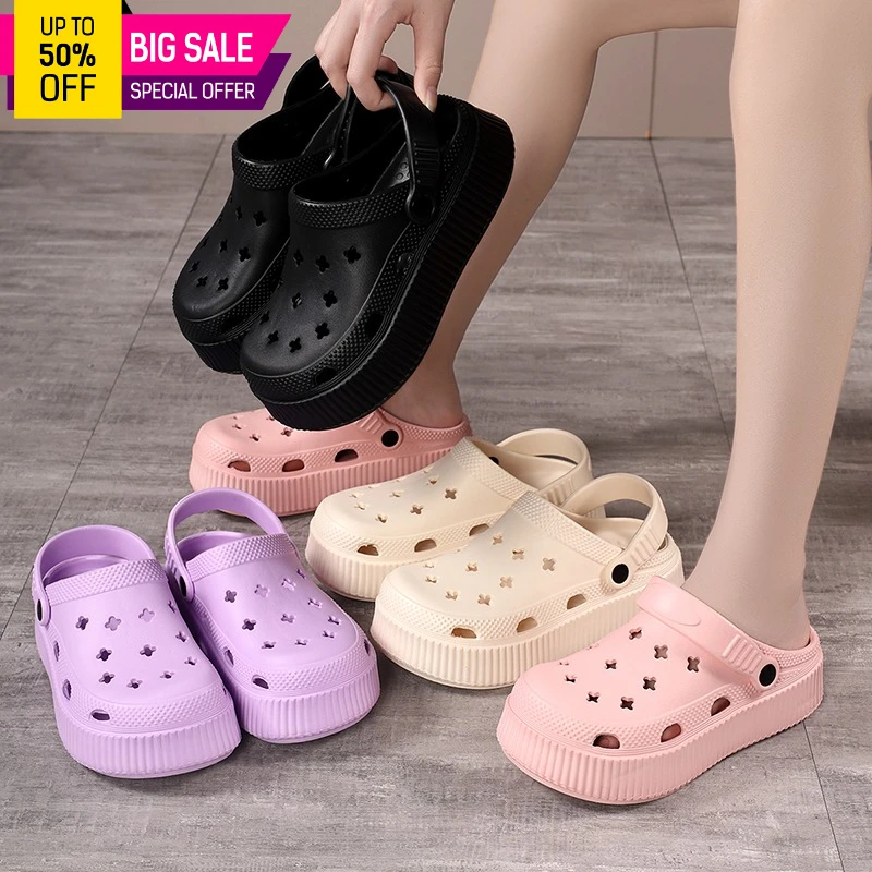 2026 Trendige Y2K Neue Damen Plateau-Clogs Schwarz Clover Cutout Chunky Sole Rutschfeste Strand-Sandalen Atmungsaktive EVA-Slipper