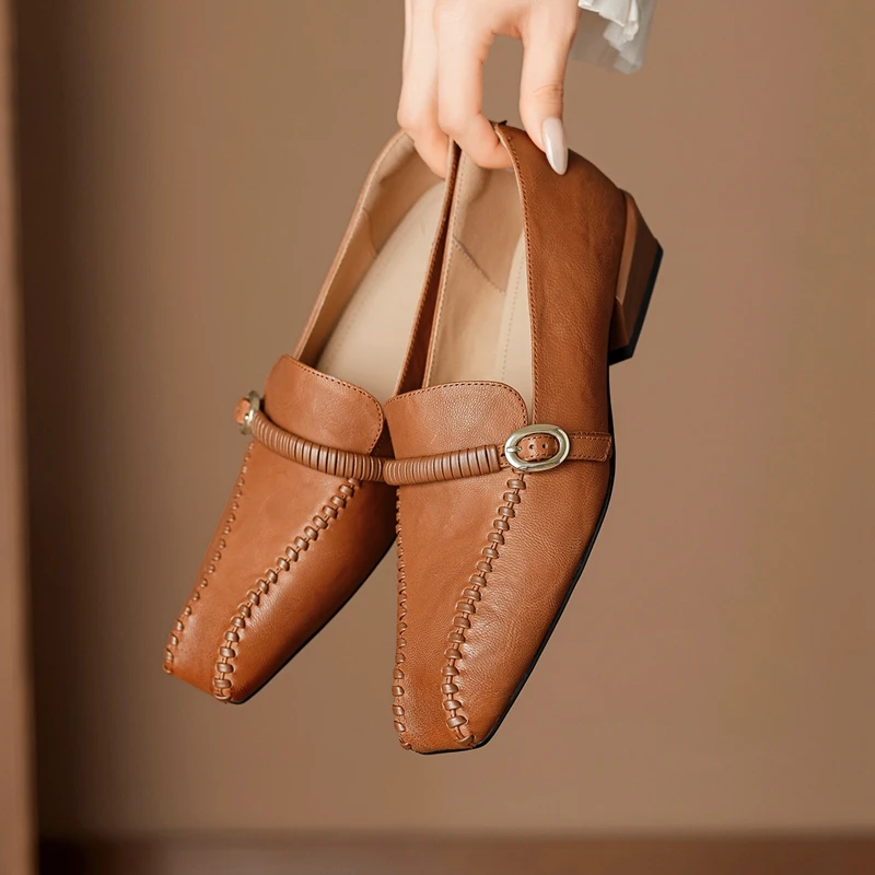 2026 Autumn Washed Genuine Leather British Style Slip-On Commuter Loafers Women's Metal Buckle Low Heel Round Toe Rubber Sole
