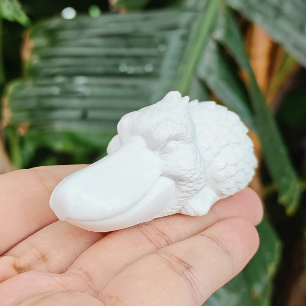 Resin Pelican Sculpture, Modern Style, Artistic Style, Folk Style, Suitable for New Year Gifts, Interior Decorations, Holiday Decorations, Tabletop Decorations, Study Room, Living Room, Birthday Gifts