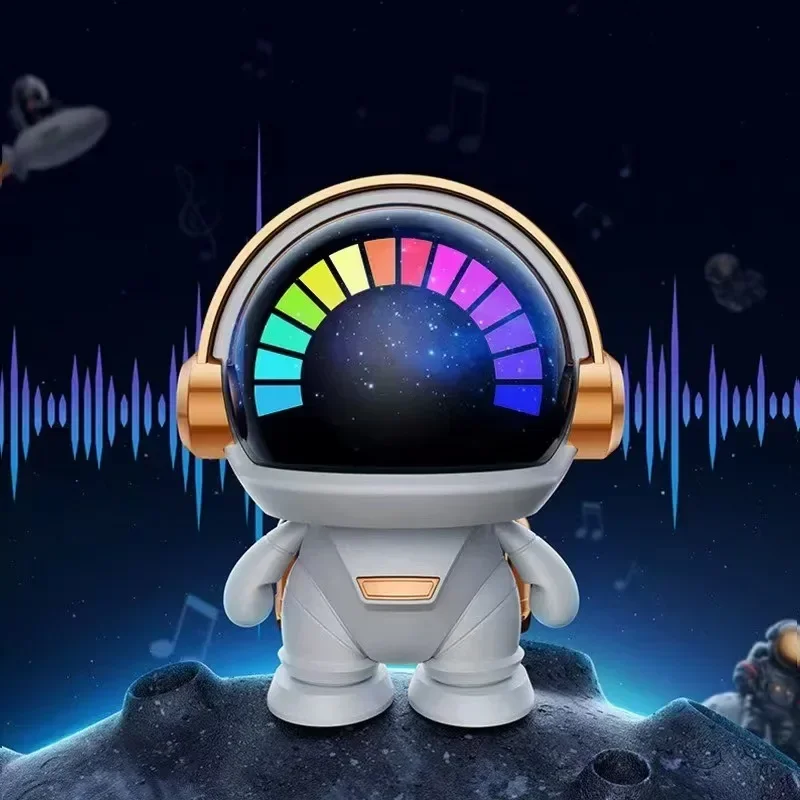 New wireless Bluetooth astronaut astronaut speaker robot subwoofer Bluetooth speaker outdoor gift TWS couplet cute desktop space