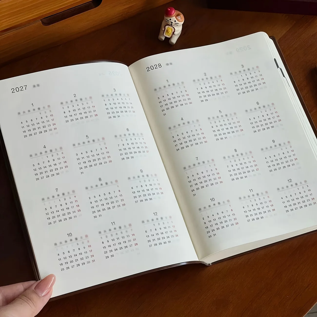 5-Jahres-Vintage-Tagebuch mit weichem Kunstledereinband | Dickes Papier, datiert 2026-2030, ideal für Erinnerungen, Planung und Journaling. – Detail 4