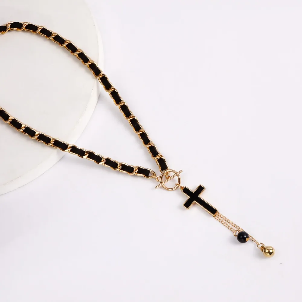 Beauty Black Love Heart Fritillary Necklace Classic Alloy Flannel Wrapped Choker Simple Fashion Star Tassel Necklace Lady/Girls