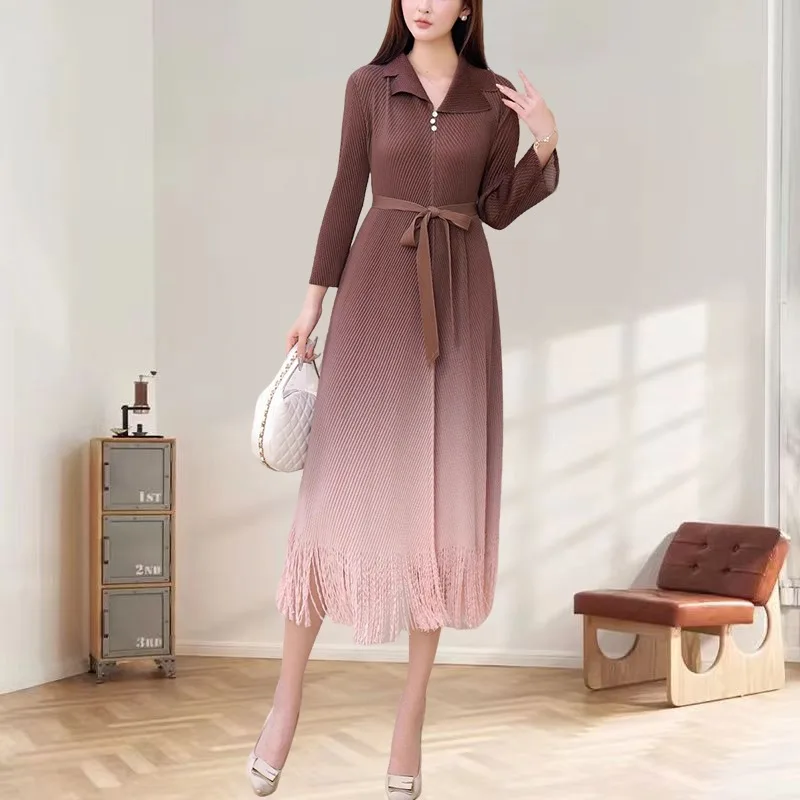 

Плиссированное платье Miyake 2025 года, платье больших размеров для пожилых людей, легкий роскошный костюм с воротником градиентного цвета, элегантные тонкие женские платья