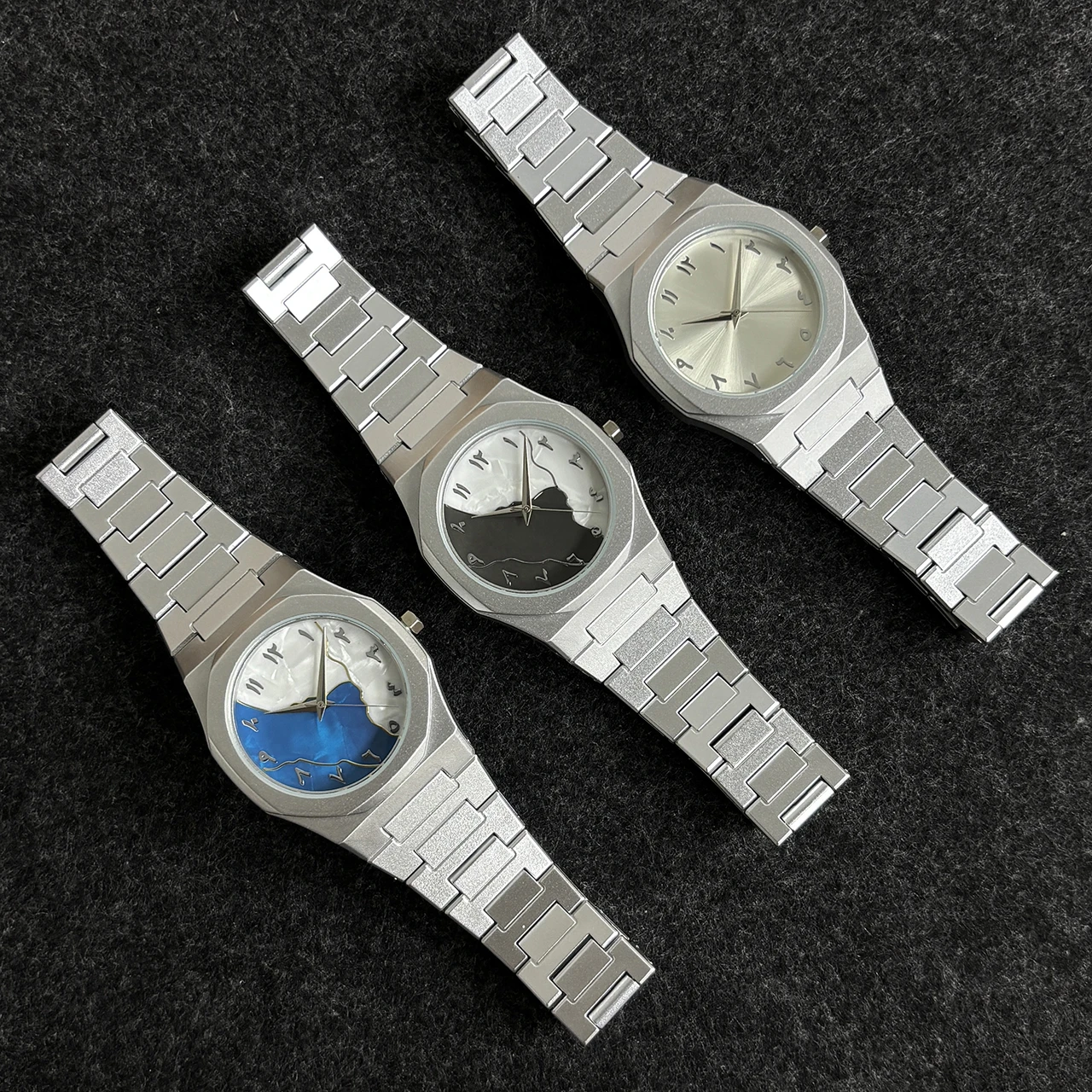 

1pc Men'S Stylish Quartzwith blue Accent Dial & Hands - Minimalist Case,Plastic material is durable in shape.Ideal for Casual At