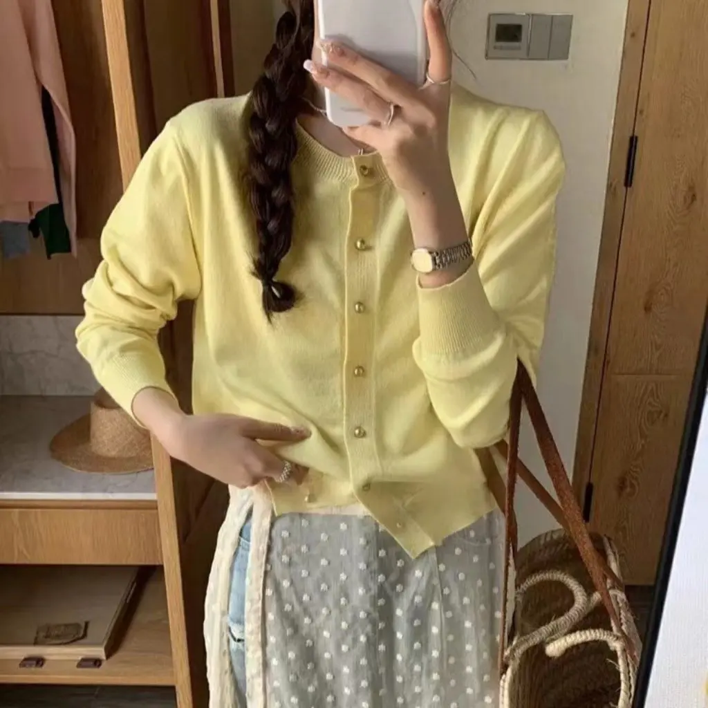 

Women's High-End Elegant Knitted Cardigan Early Autumn All-Match Short Sweater Coat Thin Top for Fashionable Look