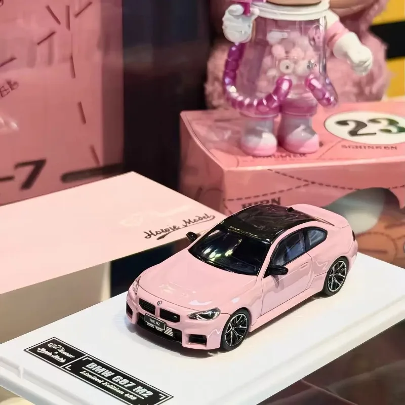 Em estoque: 1:64 BMW M2 G87 modelo de carro de liga de simulação fundida, brinquedo para meninos, item de exibição colecionável para adultos.