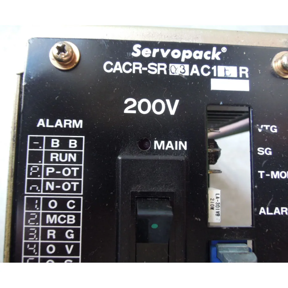 Servoazionamento originale YASKAWA CACR-SR03AC1ER