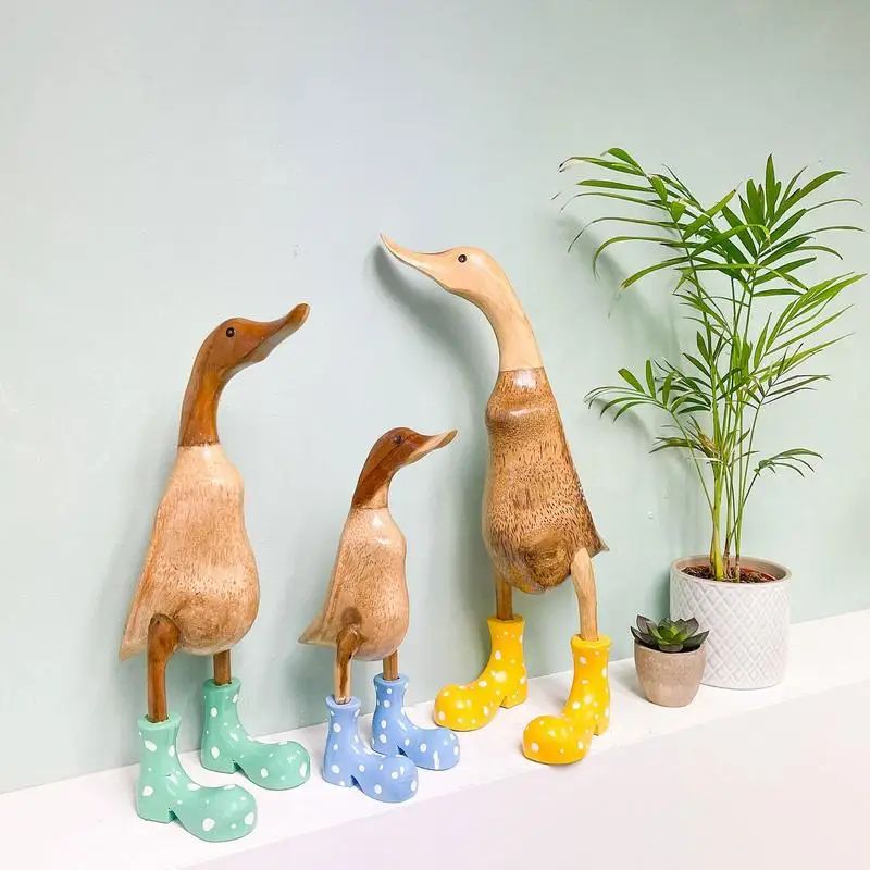 Resin Duck Statue Garden Sculpture Cute Cartoon Ducks Wearing Spotted Wellies Boots Good Luck Figurine For Home Party Decoration