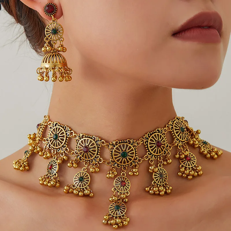 Vintage creux brillant fleur pendentif collier boucles d'oreilles pour femmes ethnique métal perles gland ensemble de bijoux cadeau bijoux femme