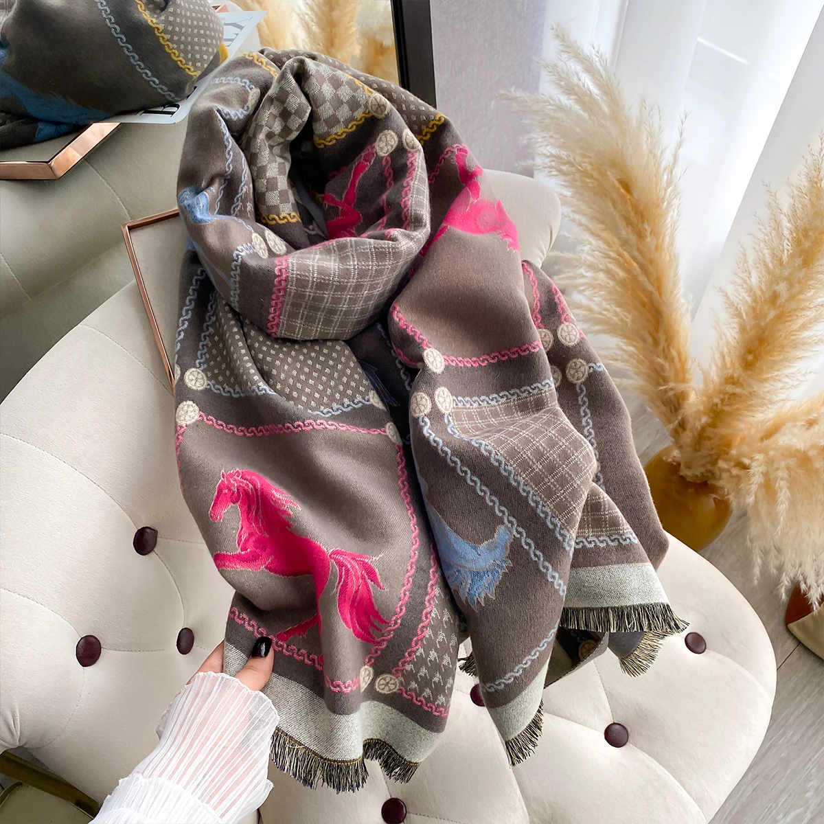 Neue Luxus Marke Zweiseitige Jacquard Schal Kaschmir Weiche Warme Fringe Pashmina Das Pferd Schal Winter Kältebeständig Winddicht Decke – Detail 6