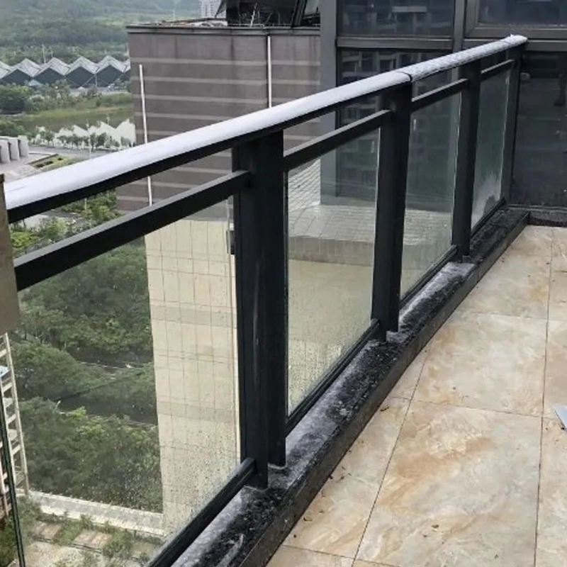 Maatwerk Hot Selling Trappen Balkon Dek Balustrade Kwaliteit Metaal + Glas Ontwerpen Brandwerende Reling Systeem