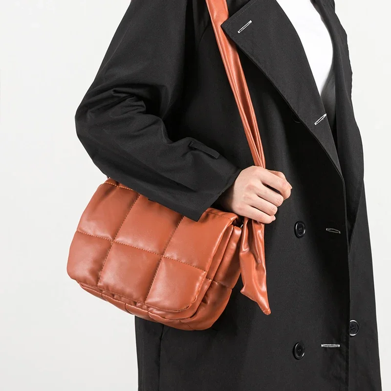 

Fashion Padded Pillow Shoulder Bag For Women Designer Quilted Crossbody Bags Knotted Pu Leather Messenger Bag Down Cottton Sac
