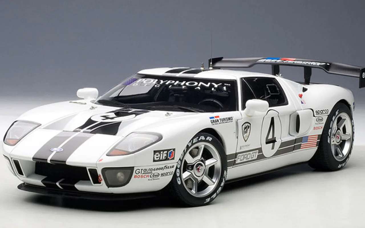 1:18 Carro de teste AUTOart Ford GT LM Spec II # 4 (preto/branco) carro fundido de metal tamanho grande modelo de veículo colecionável presentes de feriado