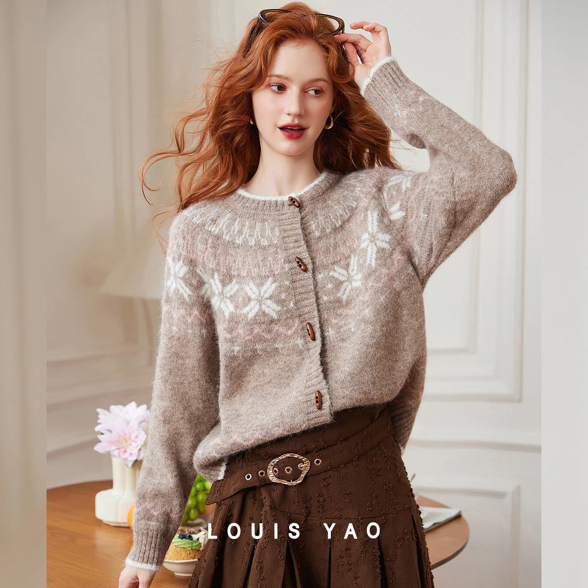 

LOUIS YAO шерстяной ретро цветной контрастный женский вязаный свитер, осень 2022, верхняя одежда, рождественский кардиган со снежинками для женщин